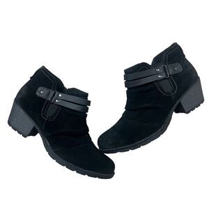 NWOT Earth Origins Odel suede booties size 7.5